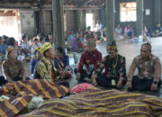 Sebagai Wujud Syukur, Warga Desa Merambang Nanga Bulik Pesta Takin Padi