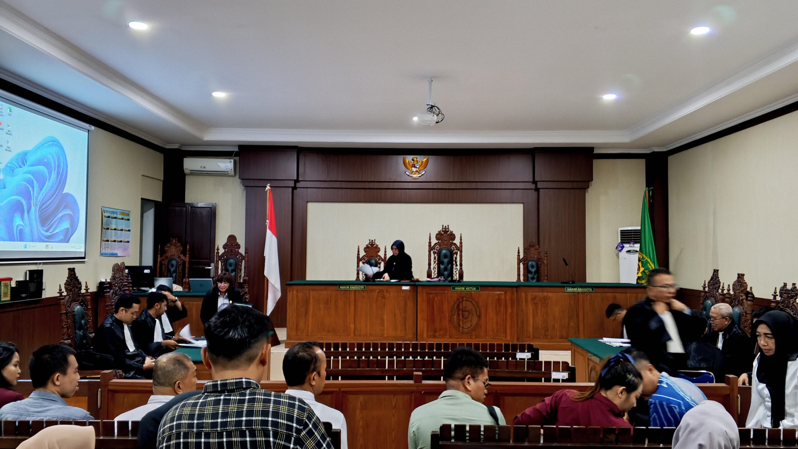 3 Terdakwa Kasus Korupsi KONI Barsel Divonis 1 Tahun ‎