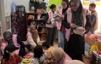 Semangat Kartini, Srikandi PLN UIP3B Kalimantan Salurkan Puluhan Buku untuk Anak-Anak PAUD di Banjarbaru
