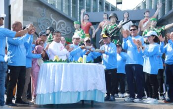 May Day Damai, Gubernur Agustiar Serukan Kesejahteraan Buruh
