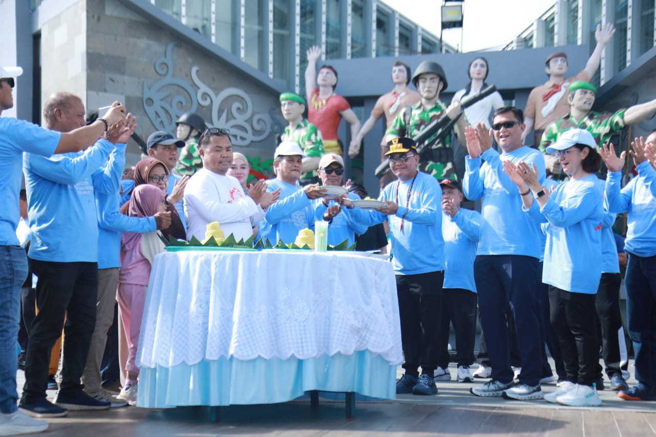 May Day Damai, Gubernur Agustiar Serukan Kesejahteraan Buruh
