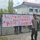 PROTES ANTREAN BBM-Massa Segel Kantor Pertamina Kalteng