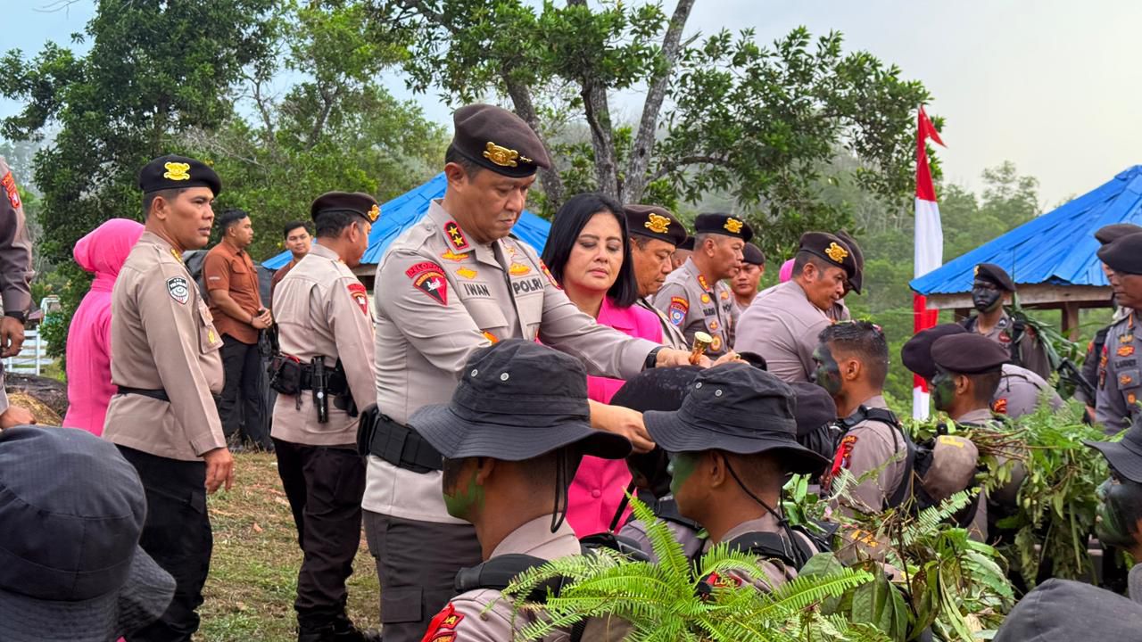 Kapolda Kalteng Tutup Pembaretan Bintara Remaja