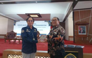 KULIAH TAMU UPR-Mahasiswa Dibekali Strategi Tuntut Hak Penumpang Pesawat