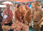 Pastikan Harga Stabil, Wabup Dodo Tinjau Pasar Besar