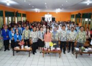 RESES PERSEORANGAN-Andina Narang Serahkan Bantuan Pendidikan di SMKN 3