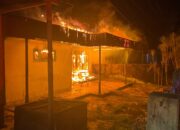 Dua Rumah Terbakar di Kuala Pembuang II, Satu Warga Mengalami Luka Bakar