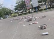 Ompreng Makanan MBG Berserakan di Bundaran Burung, Distribusi ke SMKN 3 Palangka Raya Sempat Terkendala