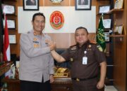 Kapolres Silaturahmi ke Kejari Kobar