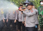 Kapolda Kalteng Padamkan Api di Tumbang Nusa