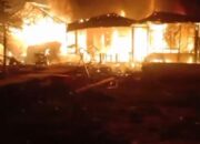 Korsleting Listrik, 2 Rumah Ludes Terbakar