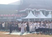 Salat Istisqa di Tengah Terpaan Kabut Asap Gubernur Kalteng Bersama Masyarakat Kobar Ikhtiar Memohon Turun Hujan