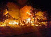 Api Lahap Lima Rumah Warga di Kampung Kumai Kuala Pembuang