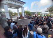DESAK REALISASI PLASMA PT BAP-Masyarakat 4 Desa Datangi Kantor Bupati