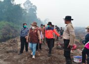 Bupati Tinjau Lokasi Karhutla Jalan Pangkalan Bun-Kolam Makin Ganas, Water Bombing BNPB di Harapkan Segera Datang 
