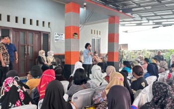 Gubernur Kalteng Salurkan Bantuan KHBS dan Warga Terdampak Karhutla di Komplek Mendawai
