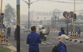 Peduli Kesehatan Masyarakat, DPD PAN Kobar Sebarkan Masker