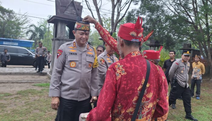 Kunker di Kobar, Kapolda Kalteng  Berdialog Dengan Masyarakat dan Tinjau Penanganan Kebakaran Hutan TNTP 
