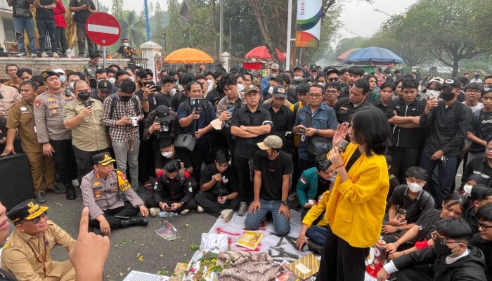 Mahasiswa Sampaikan Aspirasi Penanganan Karhutla di Pemprov dan DPRD Kalteng