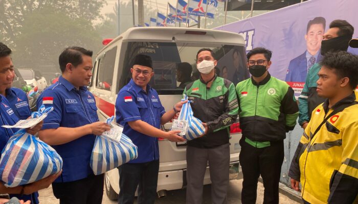 Kabut Asap, Demokrat Kalteng Bagikan Sembako hingga Sediakan Rumah Oksigen