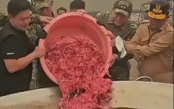 Bobon Santoso Siapkan 6.000 Porsi Makanan untuk Pejuang Karhutla