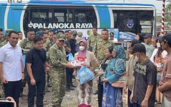 Pangdam XXII/Tambun Bungai Serahkan 30 Ribu Paket Bantuan Presiden untuk Warga Terdampak Karhutla