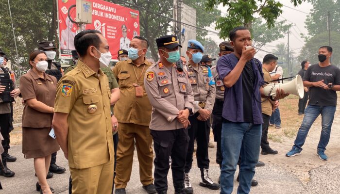 Geram Geruduk Kantor Wali Kota, Soroti Anggaran Relawan hingga Jaminan BPJS, Fairid Naparin:  Tidak Ada Menahan, Proses APBD-P Selesai, Tunggu Nomor Register