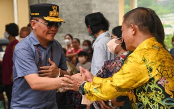 Gubernur Bantu 234 Koster Gereja dan Guru Honorer
